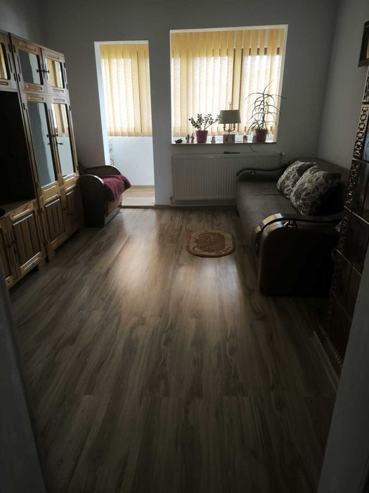 Apartament 3 camere, 74 mp utili + boxă 20 mp, central – Câmpulung Moldovenesc