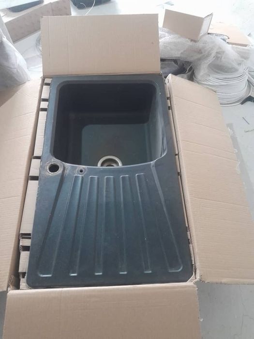 Продается керамическая мойка и вытешка