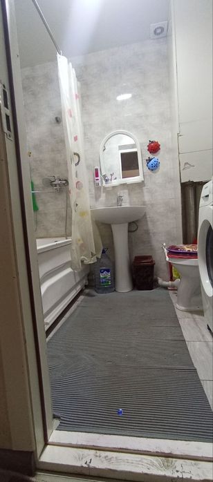Navoiy Shahar Guzlor uyi bor sotiladigan