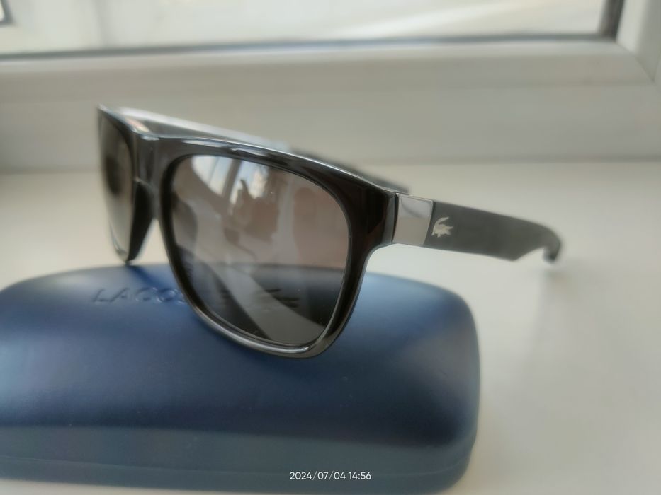 очки солнцезащитные Lacoste