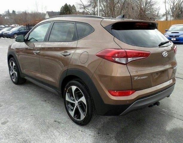 Hyundai Tucson Хюндай Туксон 1.6 2.0 2.4 бензин 2017година На части!!