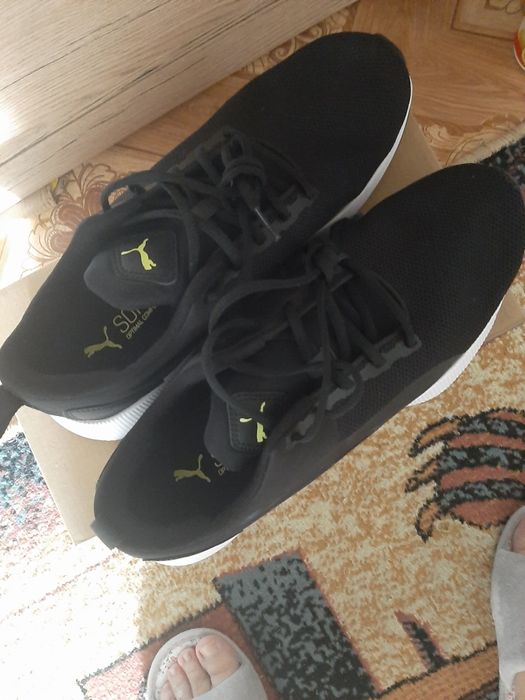 Продам кроссовки мужские