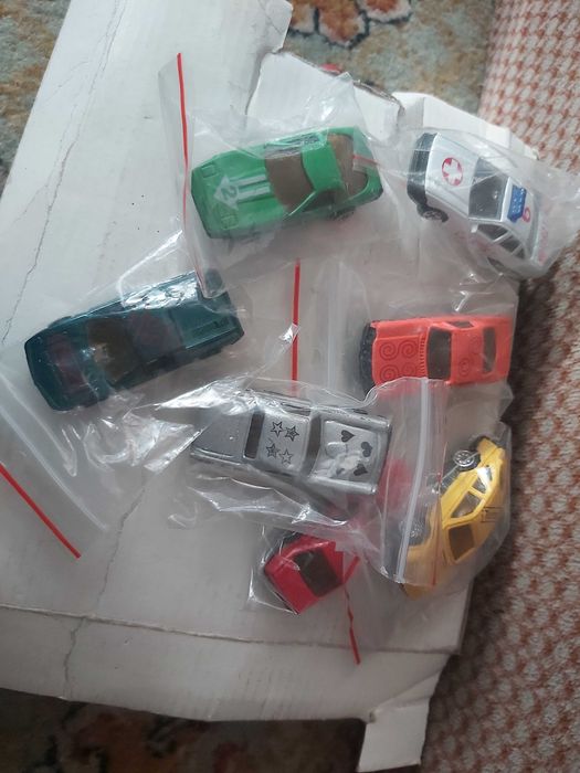 Mini colectie de masinute vintage din anii 1999