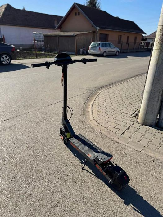 Trotinetă Kukirin G2 2025