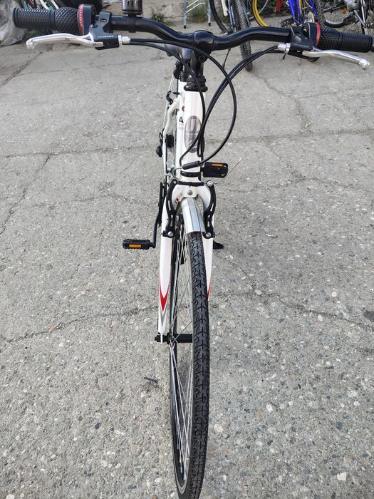 Bicicleta Cursiera Apollo Envoy roti700x28c cadru aluminiu.