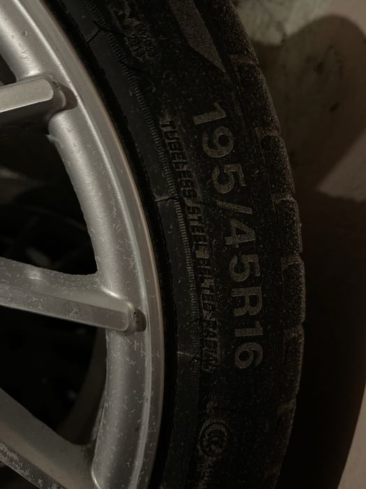 Продам Vossen R 16