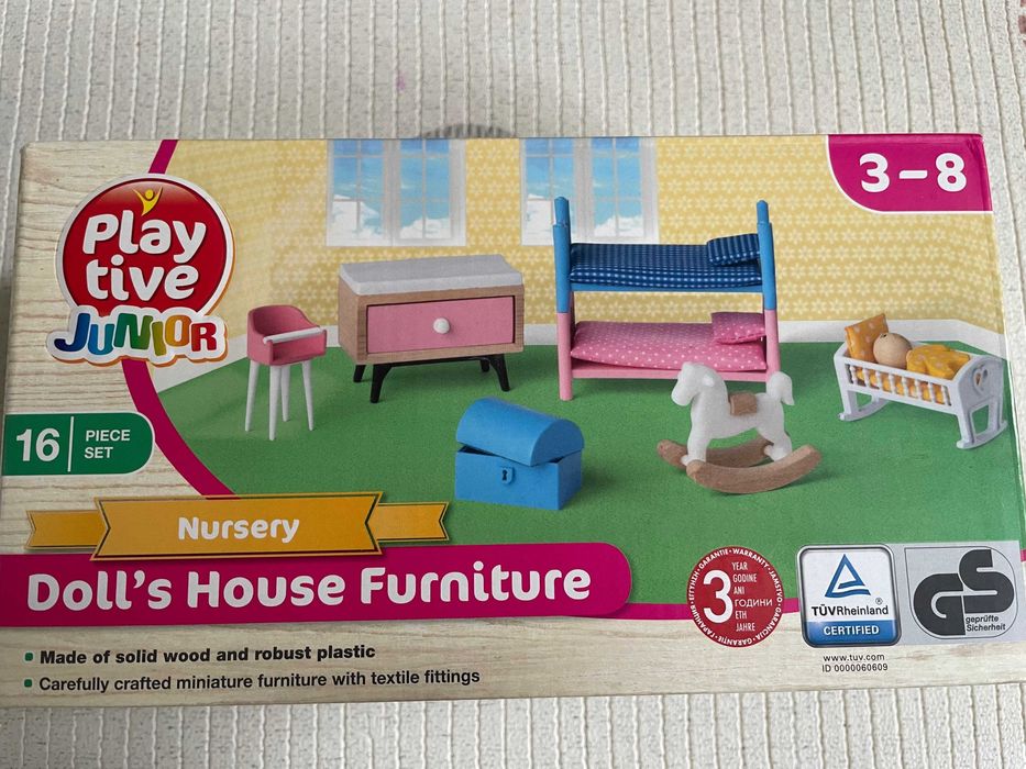 Детска дървена къща за кукли с мебели