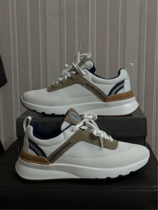 Кроссовки мужские белыез