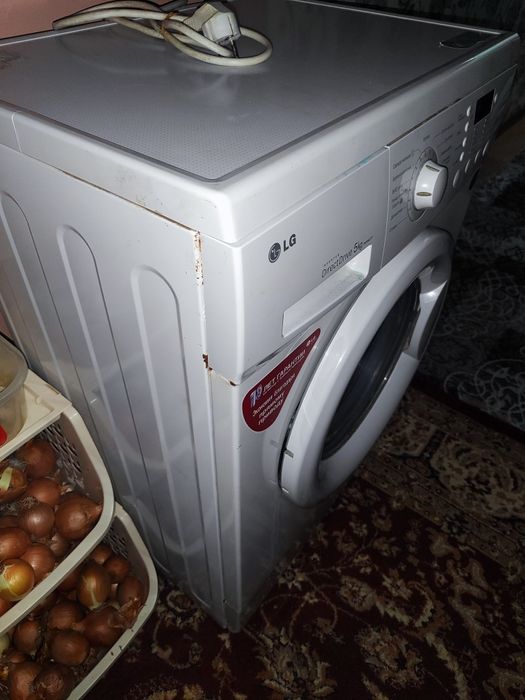 Kir yuvadigan moshina