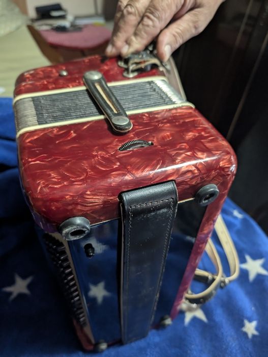 Acordeon Victoria II 80 basi