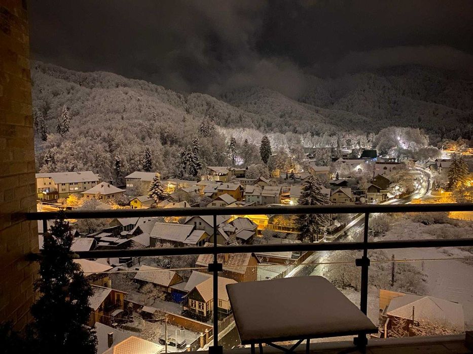 Chirie apartament de Lux, Însorit, cu Vedere Panoramică spre lac si pădure – Design Premium – Cartier Noua