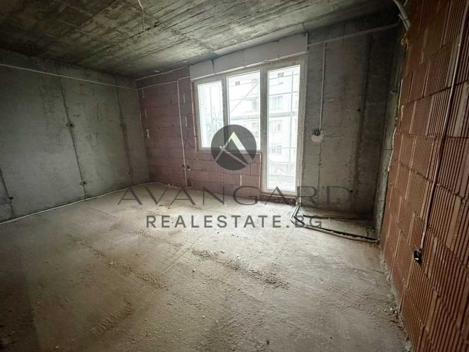 оф.22757 Тристаен с АКТ 14 Кършияка