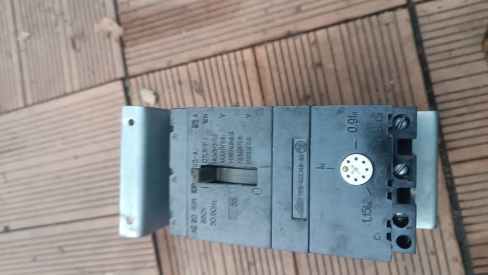 Амперметр, вольтметр.