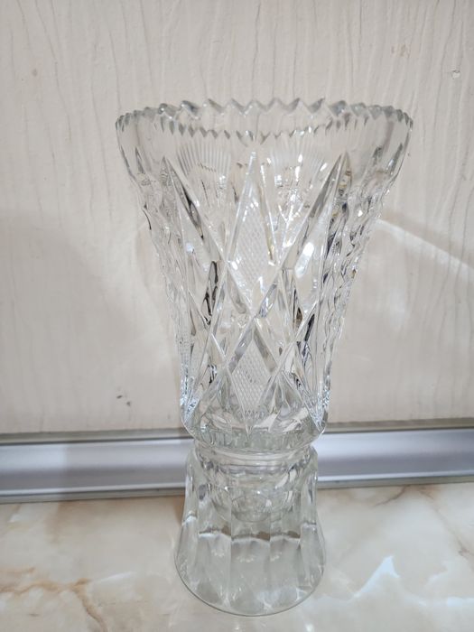 Ваза для цветов в хорошем состоянии