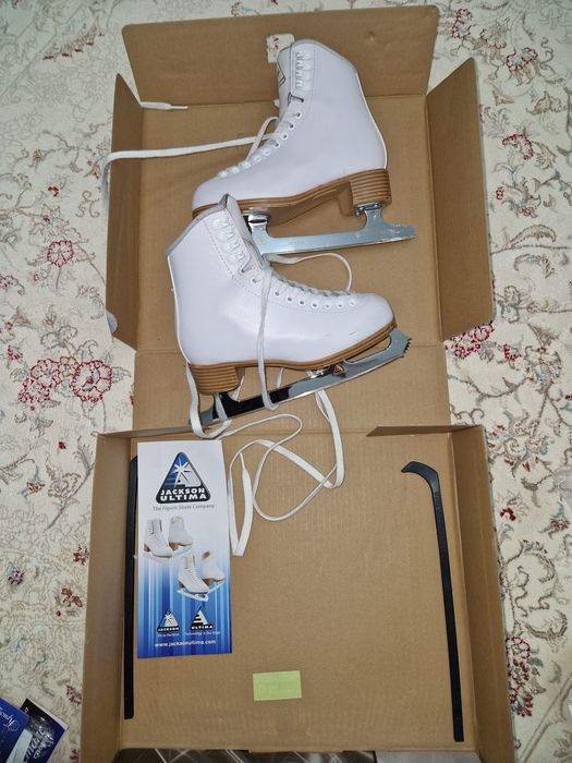 Продам коньки б/у Jackson