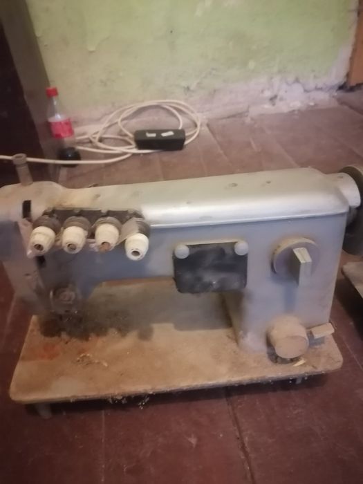 Стара шевна машина