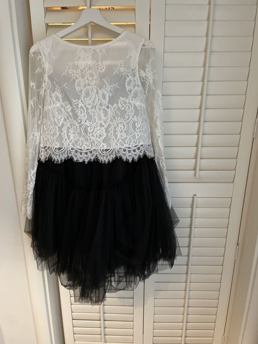 Compleu fusta si bluza dantela