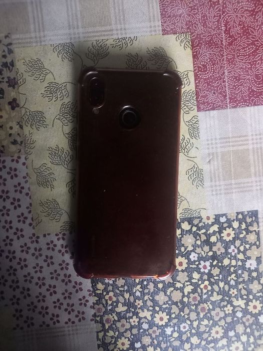 Телефон Huawei p20 lite