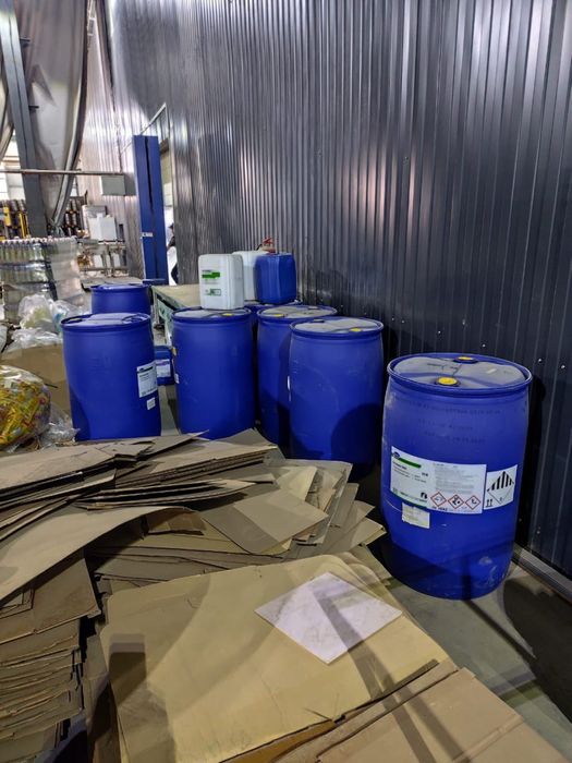 Канистры , бочки