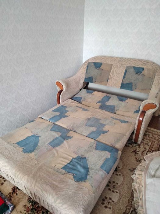 Отдам диван раскладывающийся