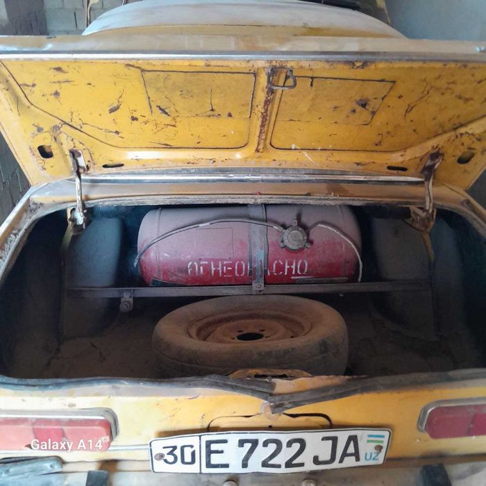 Azlk sotiladi holti yaxshi