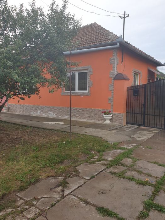 Casă locuibila racordată la gaz