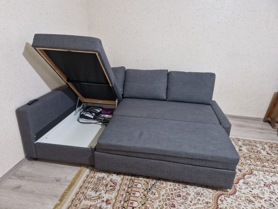 Диван раскладной в сером цвете