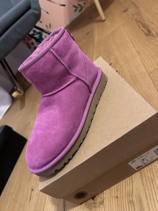 UGG roz marimea 38