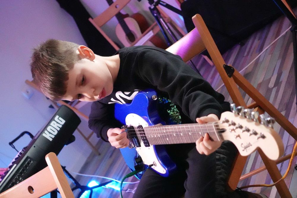 Cursuri chitara bass pentru incepatori si avansati Cluj,Turda,Campia