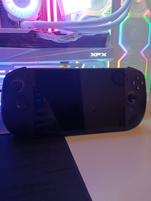 Consolă Lenovo legion go s cu SteamOs