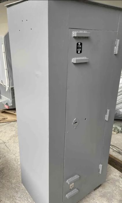 Продам Металический сейф