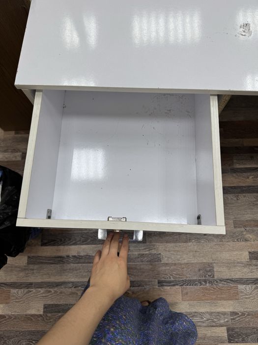 Стол  для магазина