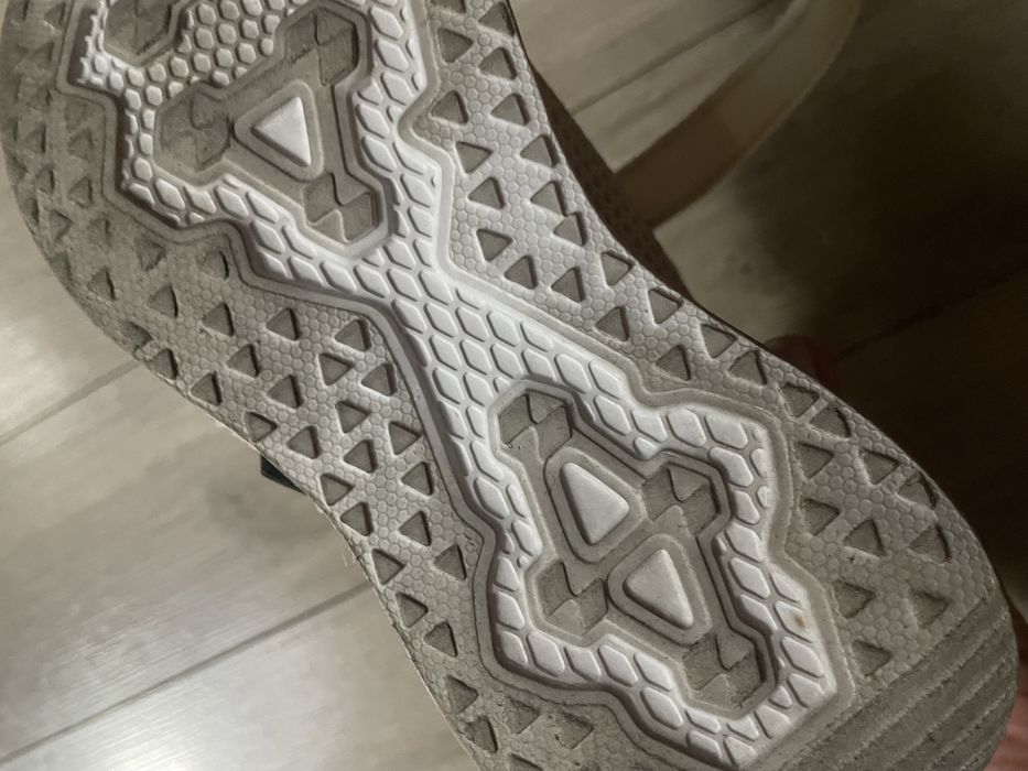 Продам детскую обувь