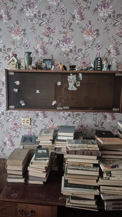 Продаю полки книжные