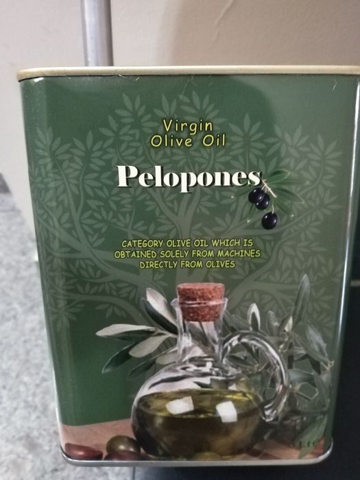 Продавам  Гръцки Гръцки зехтин  тежкия от два и три литра