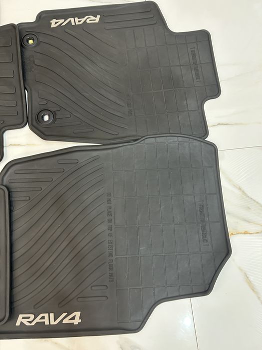Полик тойота рав 4