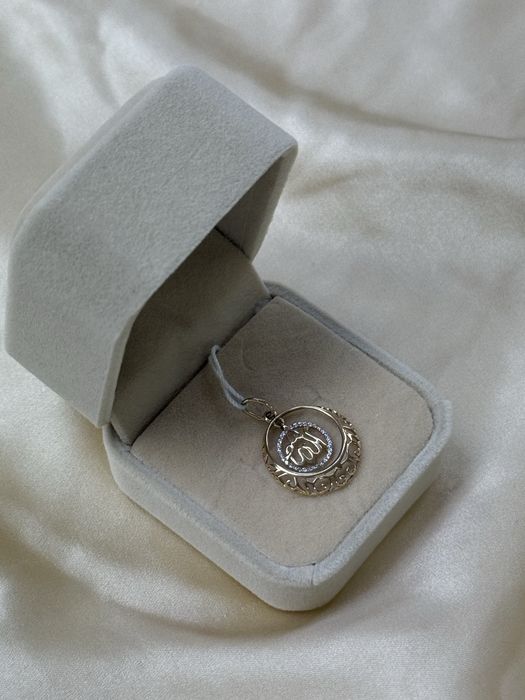 Кулон с фианитами