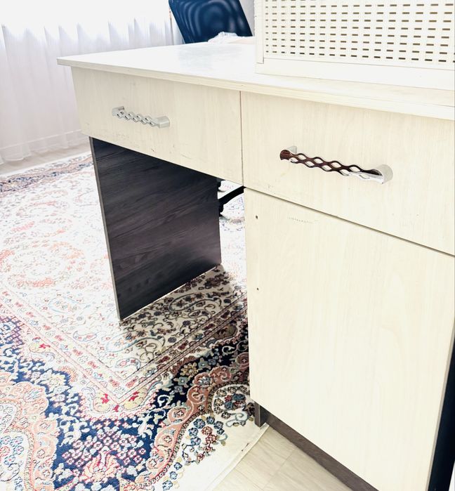 Журнальный столик с камодами