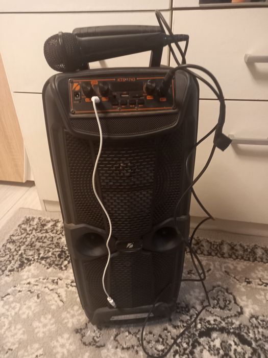 Vând o boxa în stare foarte buna