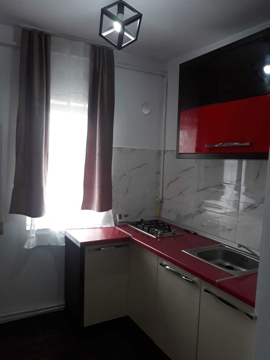 inchiriez garsoniera zona centrala et 4,str gen dragalina