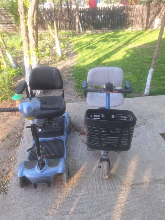 Vând două cărucioare electrice pentru persoane cu dizabilitati