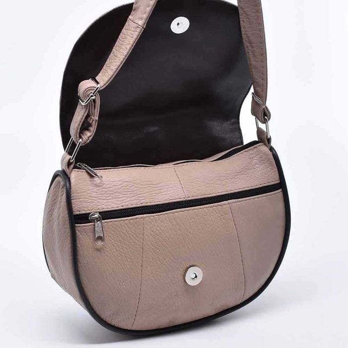 НОВА страхотна малка дамска чанта от естествена кожа с дълга дръжка