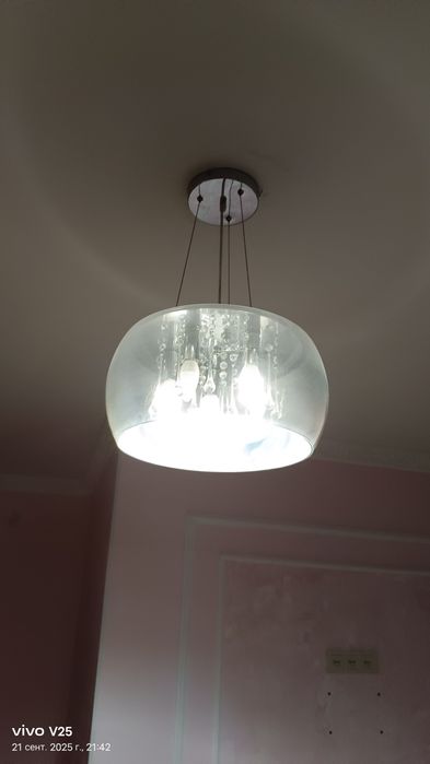 Продам      люстру