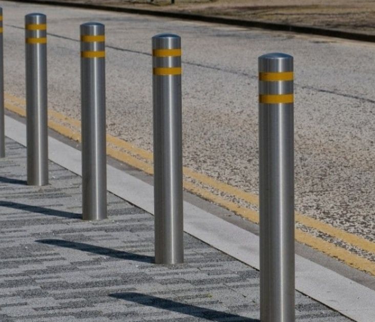 Stalpi pentru parcări și spati verzi ,stand pentru bicicletisti