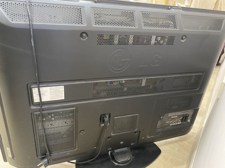 Телевизор LG  PG100R-ZA