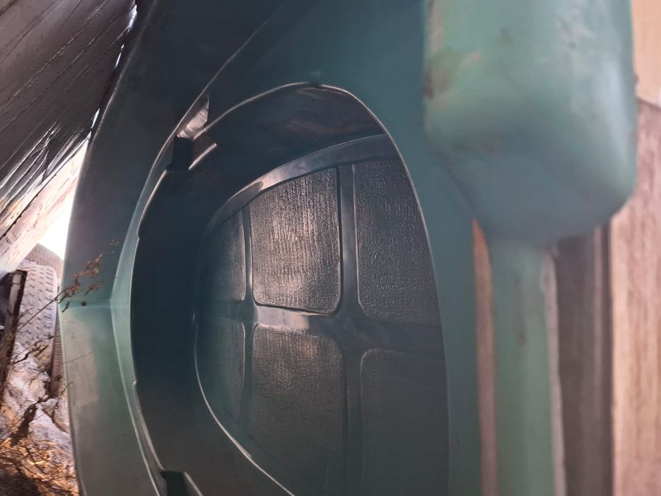 Лодка тортила пластик