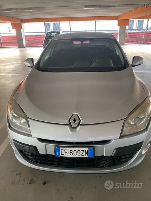 Dezmembrez renault megane 3  break 1.5 dci euro 5  66 kw  90cp