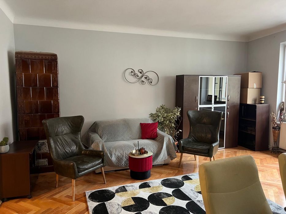 Inchiriez Apartament central 3 camere