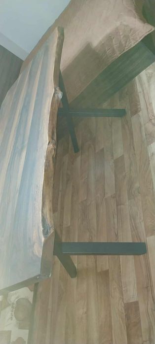 Масивна трапезна маса орех