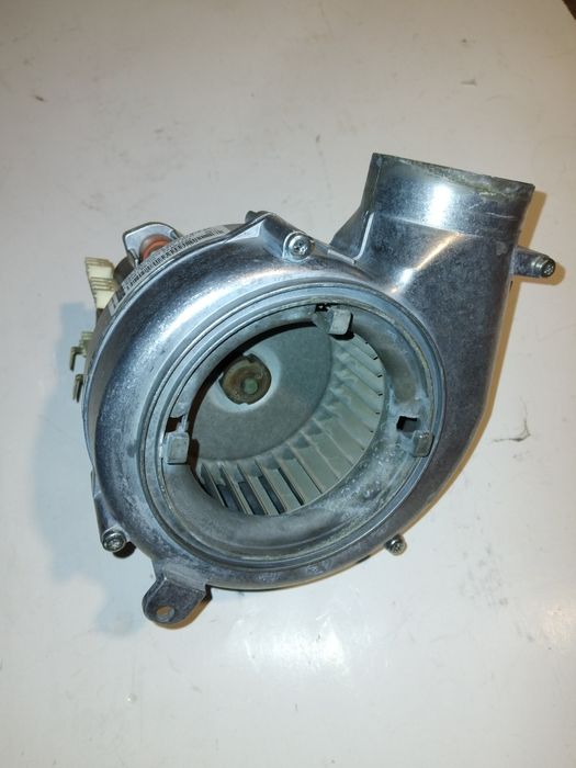 Ventilator ebmpapst RLL108/4000A2-3030LH-616 azi